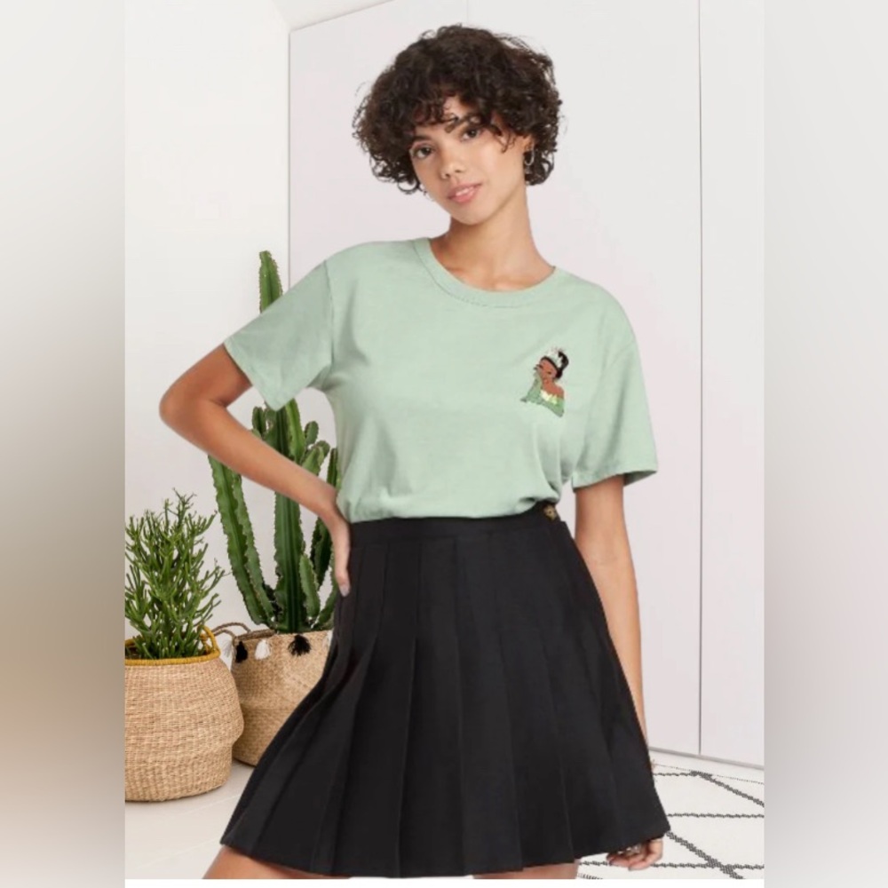 Disney Princess Tiana Tee Juniors XL green  cotton polyester princess